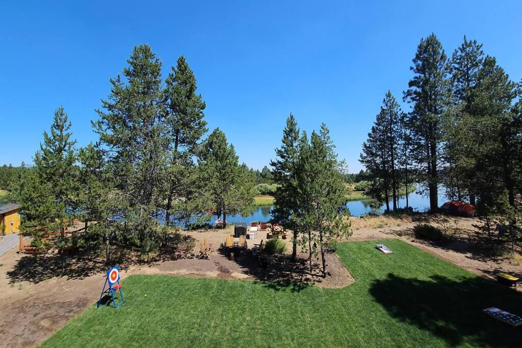 Beautiful Riverfront Near Mt Bachelor With Hot Tub Бенд Екстериор снимка