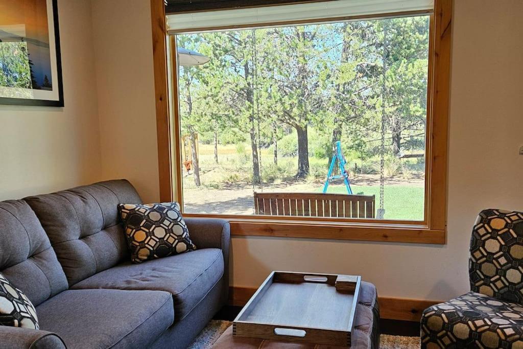 Beautiful Riverfront Near Mt Bachelor With Hot Tub Бенд Екстериор снимка
