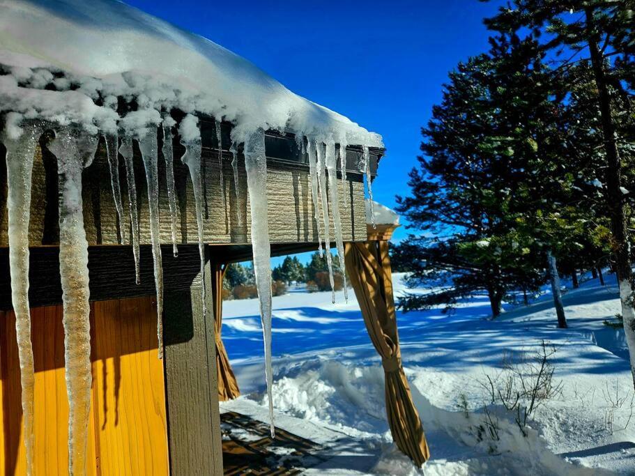 Beautiful Riverfront Near Mt Bachelor With Hot Tub Бенд Екстериор снимка