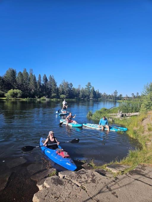 Beautiful Riverfront Near Mt Bachelor With Hot Tub Бенд Екстериор снимка