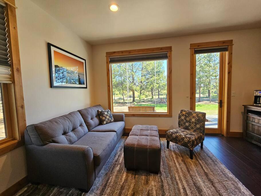 Beautiful Riverfront Near Mt Bachelor With Hot Tub Бенд Екстериор снимка